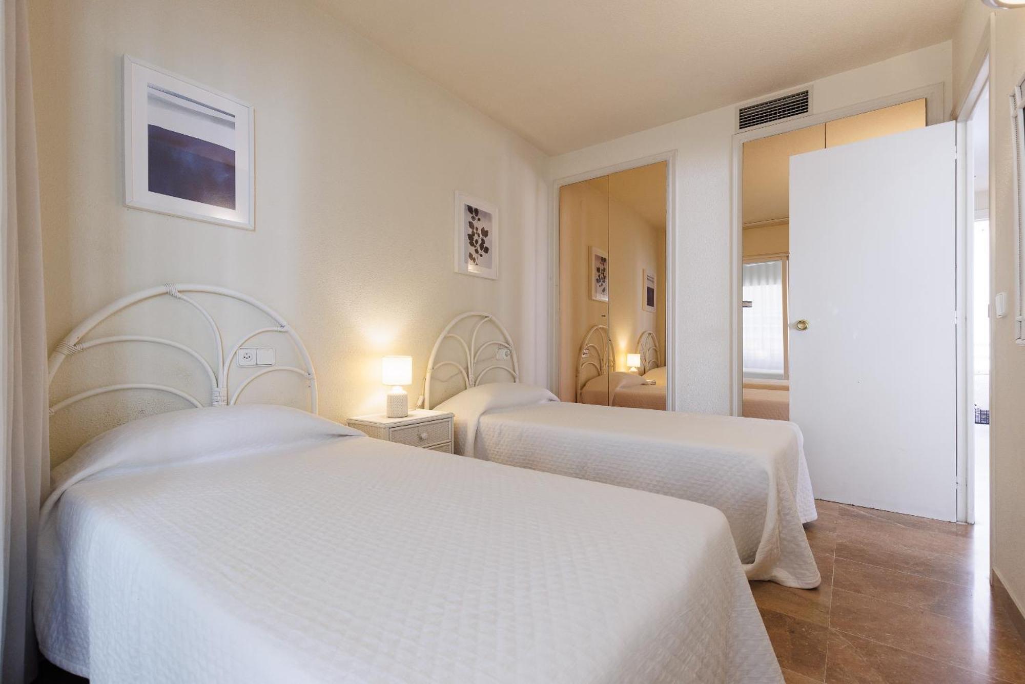 Uhc Center Apartments Salou Kültér fotó