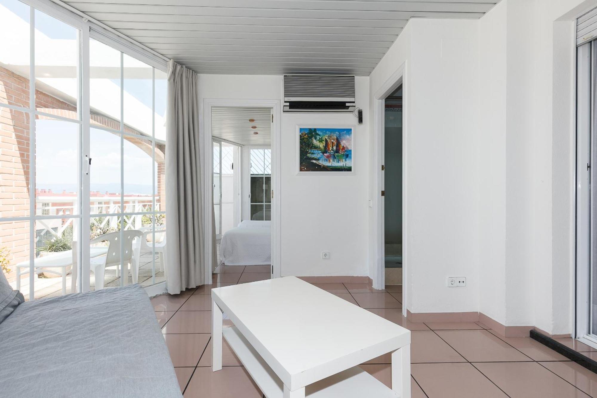 Uhc Center Apartments Salou Szoba fotó